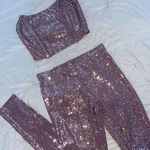 Eye catching Two piece 😍